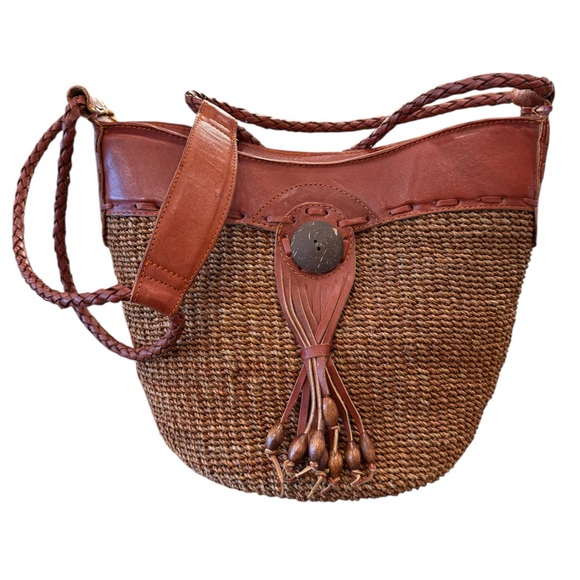 Vintage Handbags - 🔴Handmade Vintage Bucket Bag, Leather and Woven Sisal, Made in Indonesia